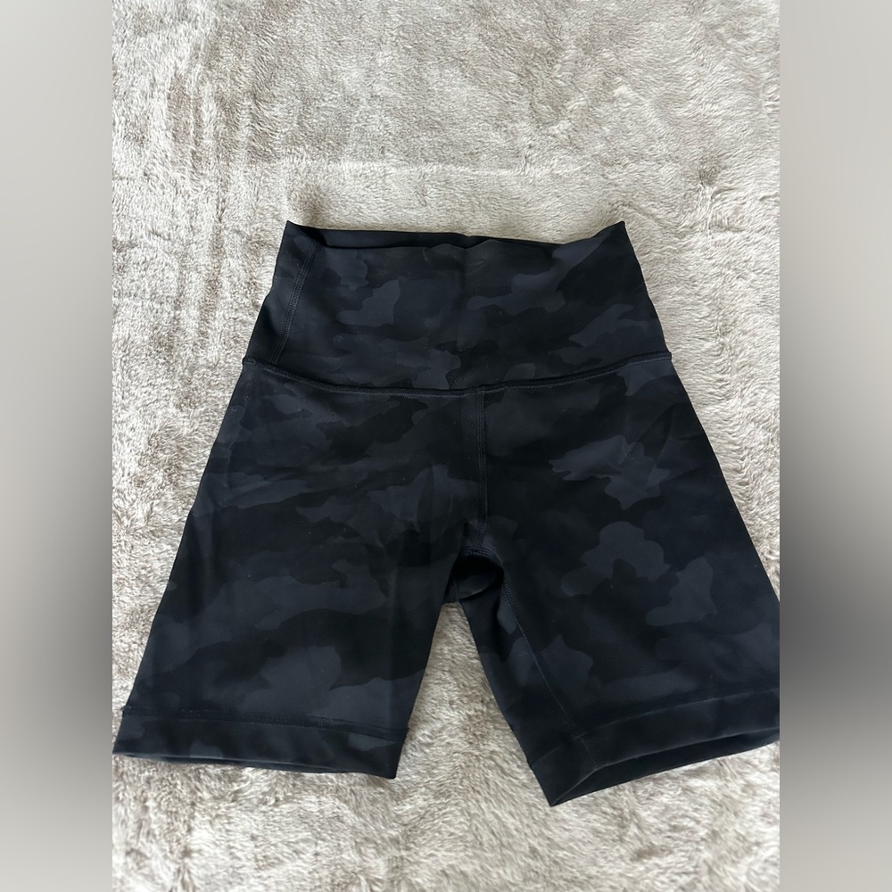 Lululemon Wunder Train High-Rise Shorts 6”- Coal Camo